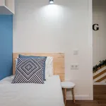 Rent 7 bedroom apartment in Barcelona