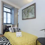 Rent 2 bedroom apartment of 70 m² in Porto