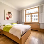 Huur 4 slaapkamer appartement van 307 m² in Brussels