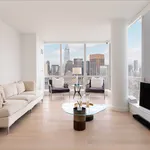 Rent 3 bedroom apartment of 258 m² in New York