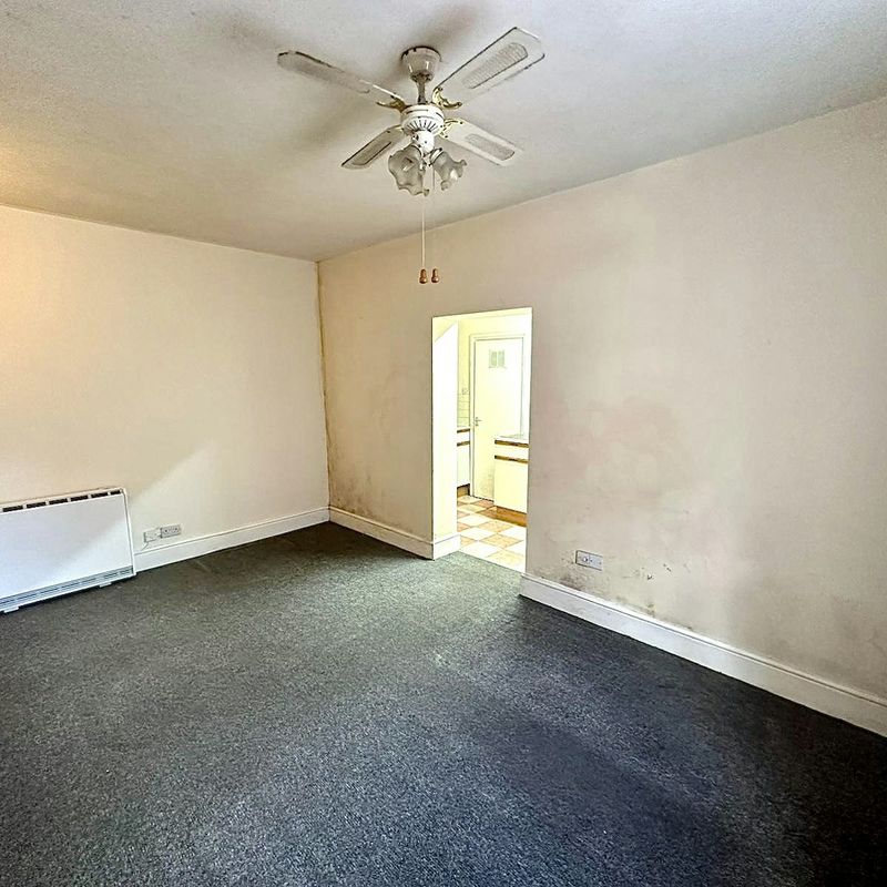 Flat to rent on Spring Head Wednesbury,  WS10 Oakeswell End