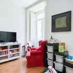 Rent a room of 120 m² in lisbon