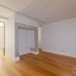 Rent 1 bedroom apartment of 69 m² in Lisboa