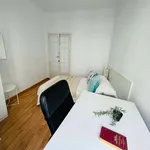 Rent a room of 180 m² in Madrid