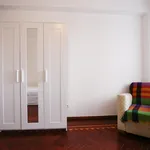 Rent 4 bedroom apartment in Lisbon