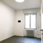 Rent 3 bedroom apartment of 90 m² in Milan