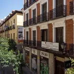 Rent a room of 120 m² in madrid