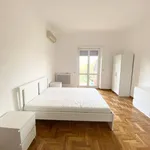 Rent 5 bedroom apartment of 153 m² in Rome