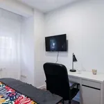 Rent a room of 100 m² in madrid