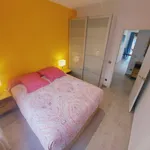 Rent 2 bedroom apartment of 65 m² in Barcelona