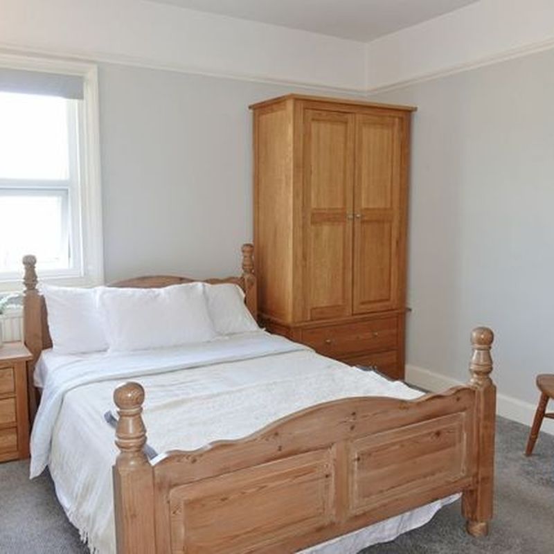Terraced house to rent in High Street, Newmarket CB8