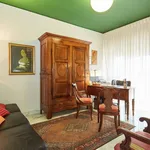 Rent 4 bedroom apartment of 151 m² in Milano