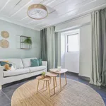 Rent a room of 300 m² in Lisbon