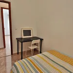 Rent 4 bedroom apartment in Valencia