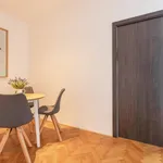 Pronajměte si 2 ložnic/e byt o rozloze 42 m² v Prague