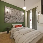 Rent 2 bedroom apartment of 635 m² in Paris