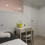 Rent 2 bedroom apartment of 55 m² in barcelona