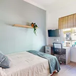 Rent a room of 123 m² in Valencia