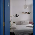 Rent a room of 100 m² in lisbon