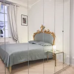 Rent 1 bedroom apartment of 62 m² in Florence