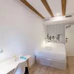 Rent a room of 75 m² in barcelona