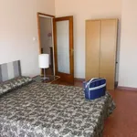 Rent a room in Valencia']