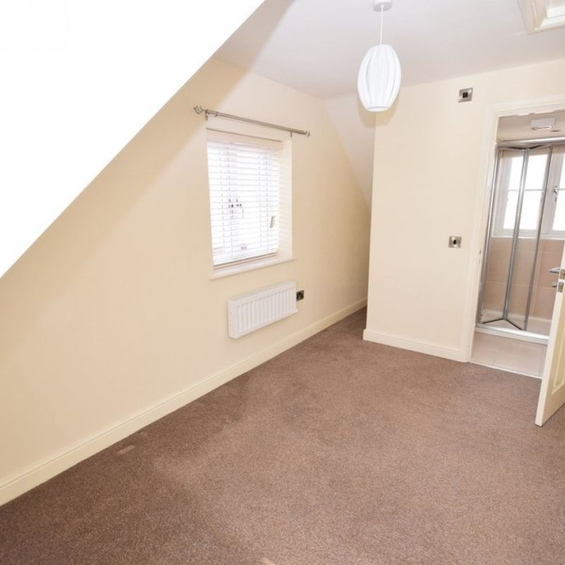 3 bed Semi-Detached House to Let Whitchurch