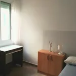 Rent 4 bedroom apartment in Barcelona