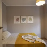 Rent 4 bedroom apartment of 65 m² in Barcelona