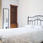 Rent a room of 300 m² in madrid