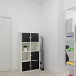 Rent 10 bedroom apartment in Madrid