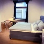 Rent a room of 100 m² in frankfurt