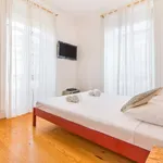 Rent 1 bedroom apartment in Lisbon