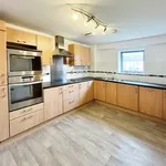 Rent 2 bedroom flat of 90 m² in Doncaster