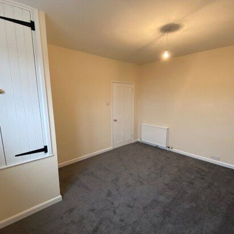 Flat to rent in High Street, Chesterfield S45 Old Whittington
