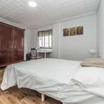 Rent a room of 90 m² in valencia