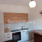 Affitto 5 camera casa di 155 m² in Maccagno con Pino e Veddasca