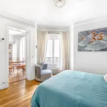 Appartement de 753 m² avec 2 chambre(s) en location à Paris