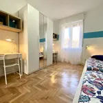 Rent a room in milan