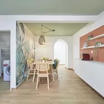 Rent a room of 300 m² in Lisbon