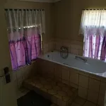 Rent 1 bedroom apartment of 86 m² in Pretoria