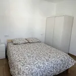 Rent a room of 80 m² in valencia