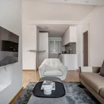 Rent 4 bedroom apartment of 76 m² in Barcelona