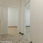 Affitto 5 camera appartamento di 95 m² in Ivrea