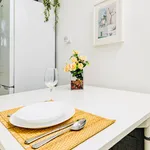 Rent 3 bedroom apartment of 75 m² in Lisbon