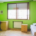 Rent a room of 140 m² in madrid