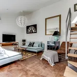 Appartement de 570 m² avec 1 chambre(s) en location à Paris