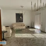 Affitto 5 camera appartamento di 160 m² in Brindisi