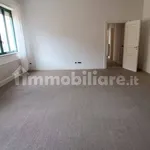 Affitto 5 camera appartamento di 113 m² in Naples