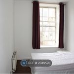 Rent 4 bedroom flat in Scotland